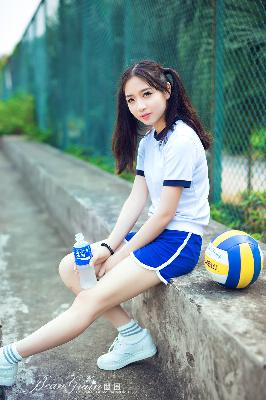 妻子在厨房被三个男人欺负的后果